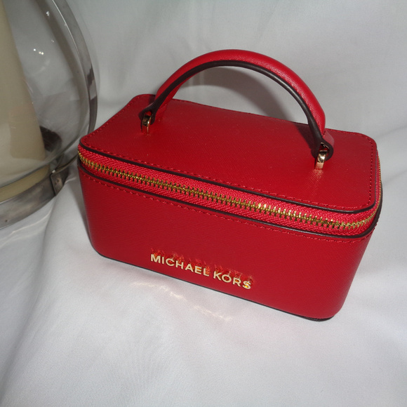 MICHAEL KORS GIFTABLES MED TOP HANDLE JEWELRY CASE - Picture 1 of 6